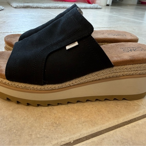 Toms Adria wedge platform sandal black canvas NWT - Picture 7 of 12